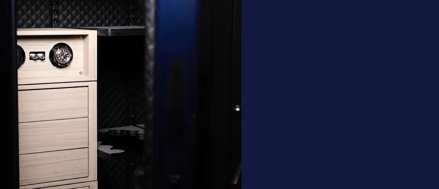 Modular shelving. High-End Finishes. Pro Flex® personalization in Ridgeland